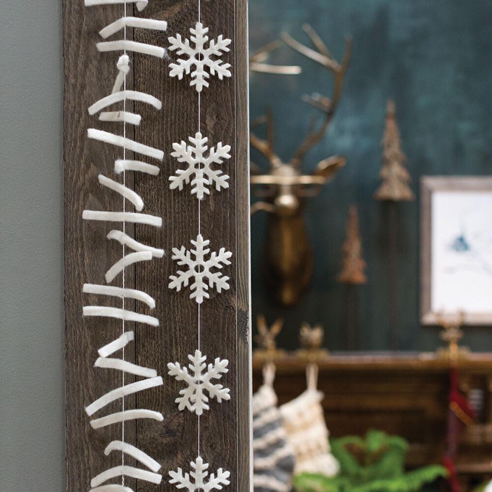 Snowy Garland