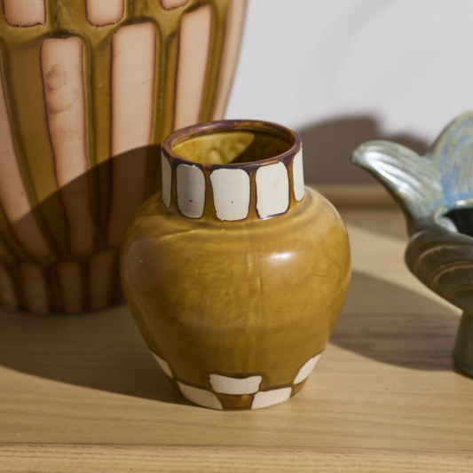 Yves Vase