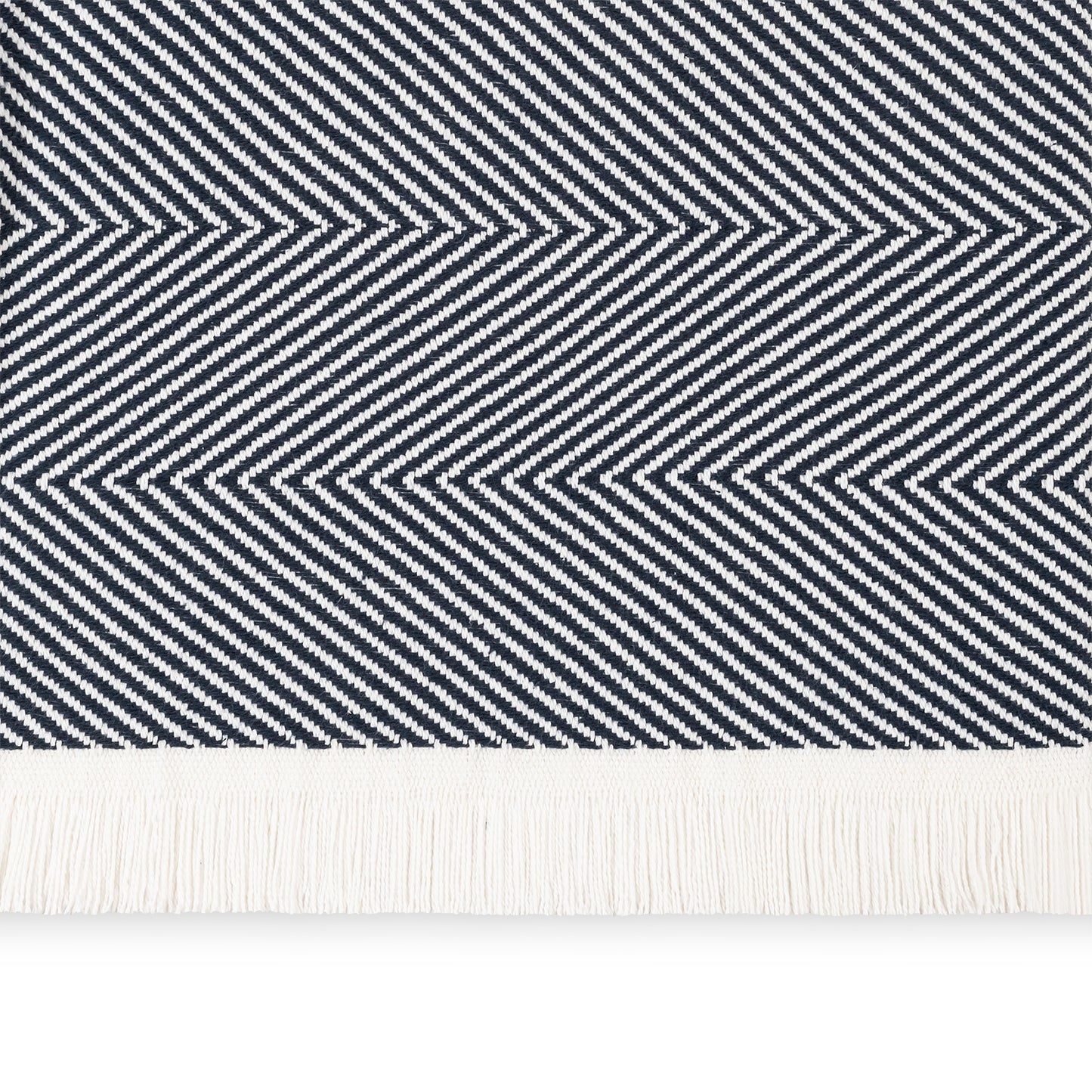 Matouk Leo Throw Collection