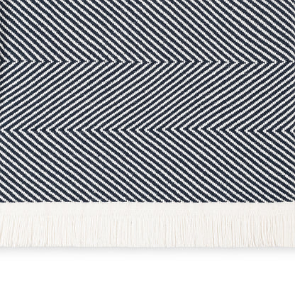 Matouk Leo Throw Collection