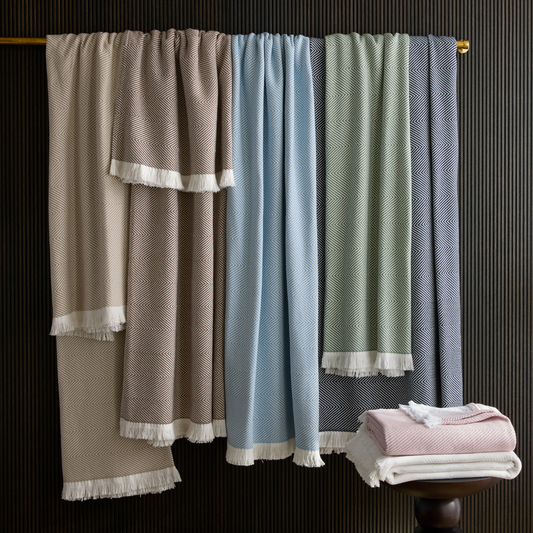 Matouk Leo Throw Collection