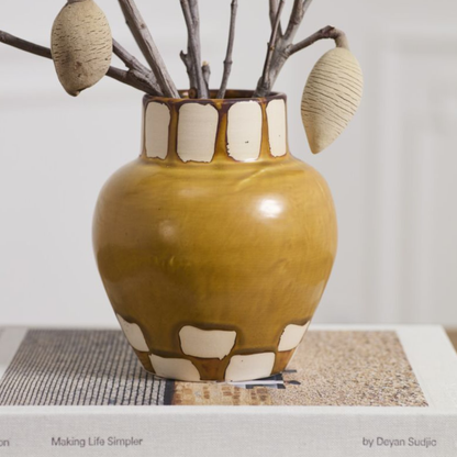 Yves Vase