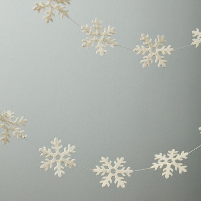 Snowy Garland